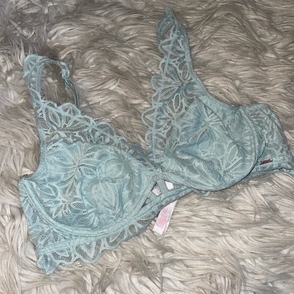Vs Pink Large Lace Unlined Bra